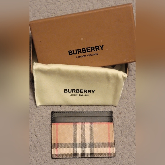 Burberry card holder NEW ALL INCLUSION - Picture 1 of 3
